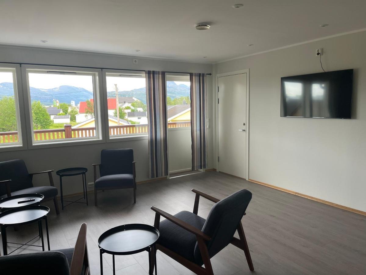 Pa Taket Overnatting Sørkjosen Exterior foto