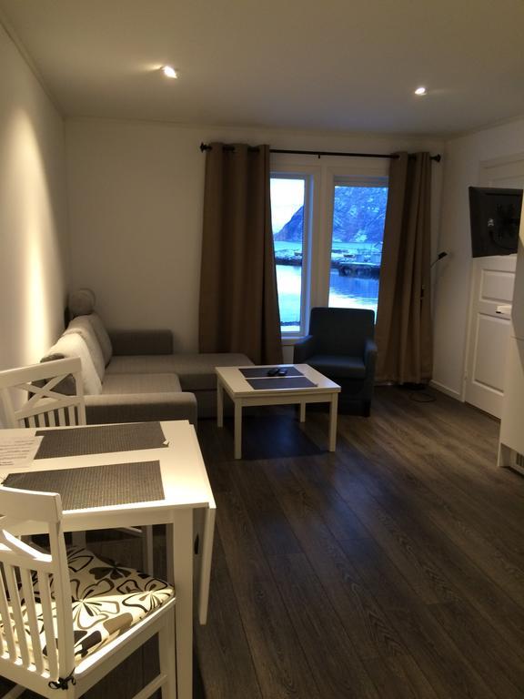 Pa Taket Overnatting Sørkjosen Zimmer foto