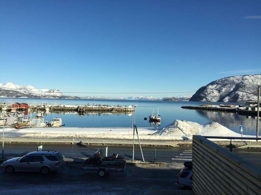 Pa Taket Overnatting Sørkjosen Exterior foto