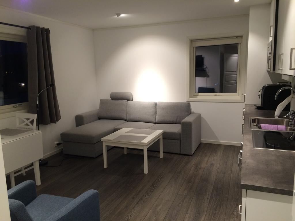 Pa Taket Overnatting Sørkjosen Zimmer foto